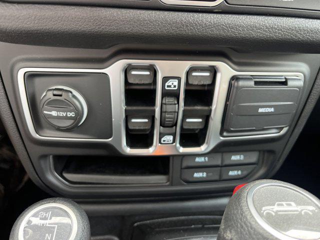 new 2025 Jeep Gladiator car, priced at $42,735