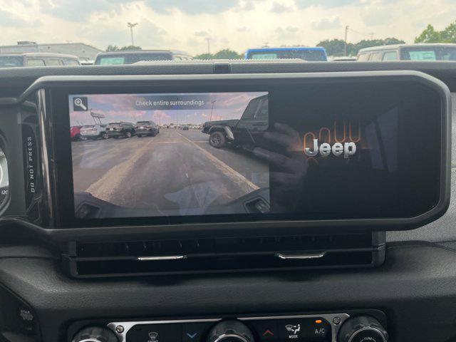 new 2025 Jeep Gladiator car, priced at $42,735