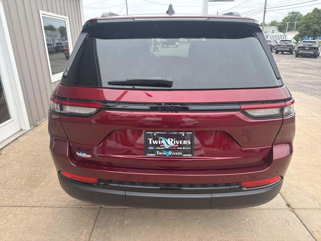 new 2025 Jeep Grand Cherokee car, priced at $44,970