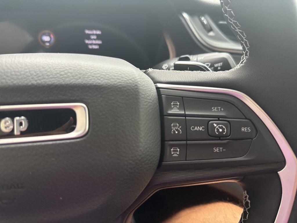 new 2025 Jeep Grand Cherokee car, priced at $44,970