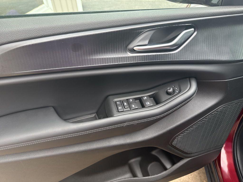 new 2025 Jeep Grand Cherokee car, priced at $44,970