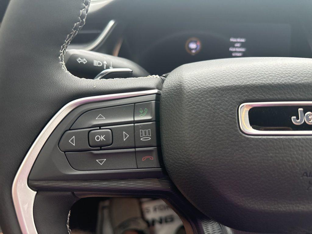new 2025 Jeep Grand Cherokee car, priced at $44,970