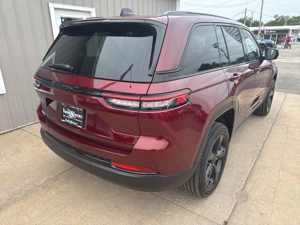 new 2025 Jeep Grand Cherokee car, priced at $44,970