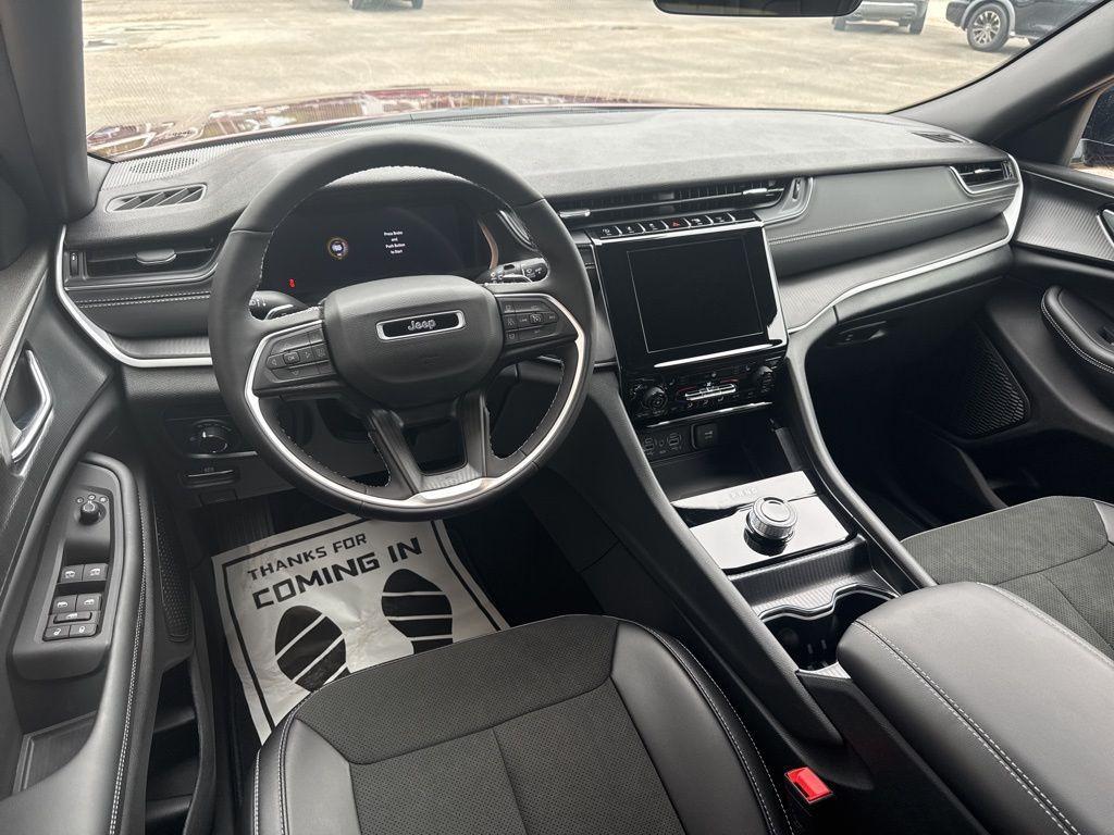 new 2025 Jeep Grand Cherokee car, priced at $44,970