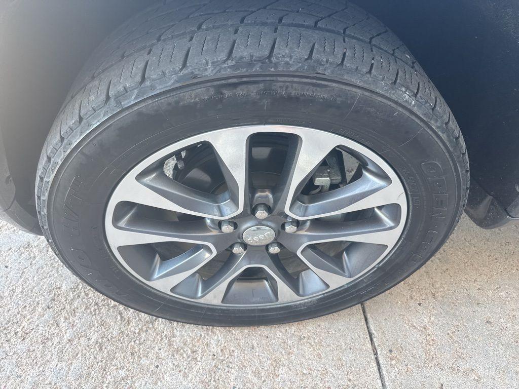 used 2018 Jeep Grand Cherokee car, priced at $20,995