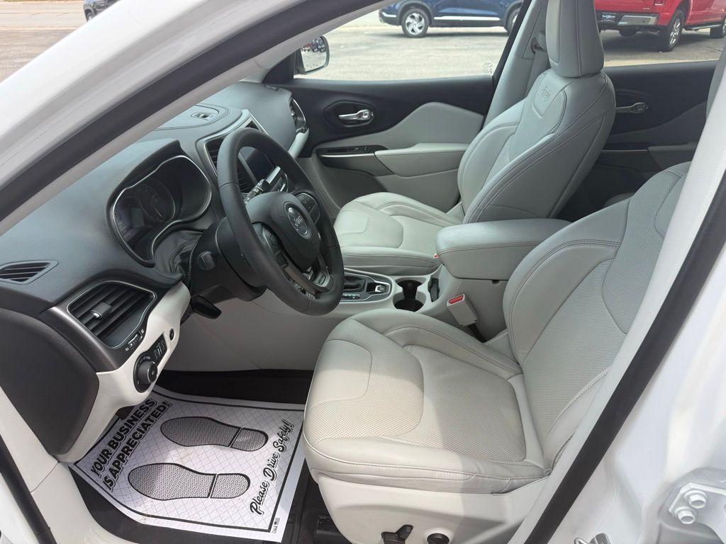 used 2022 Jeep Cherokee car, priced at $26,985