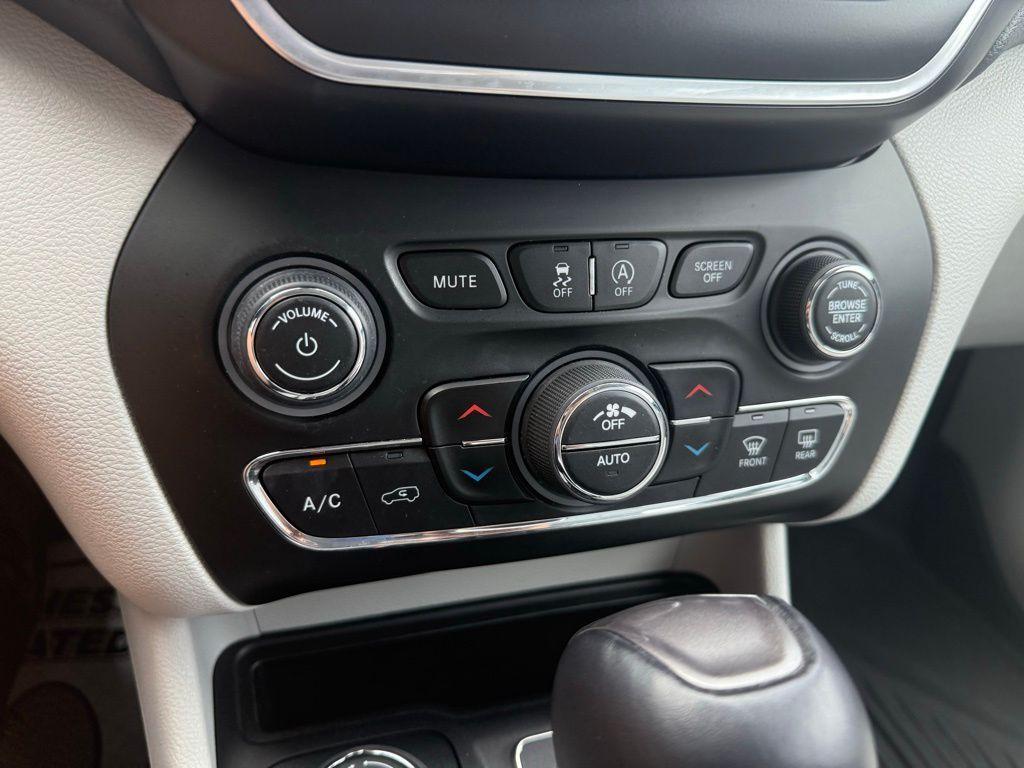 used 2022 Jeep Cherokee car, priced at $26,985