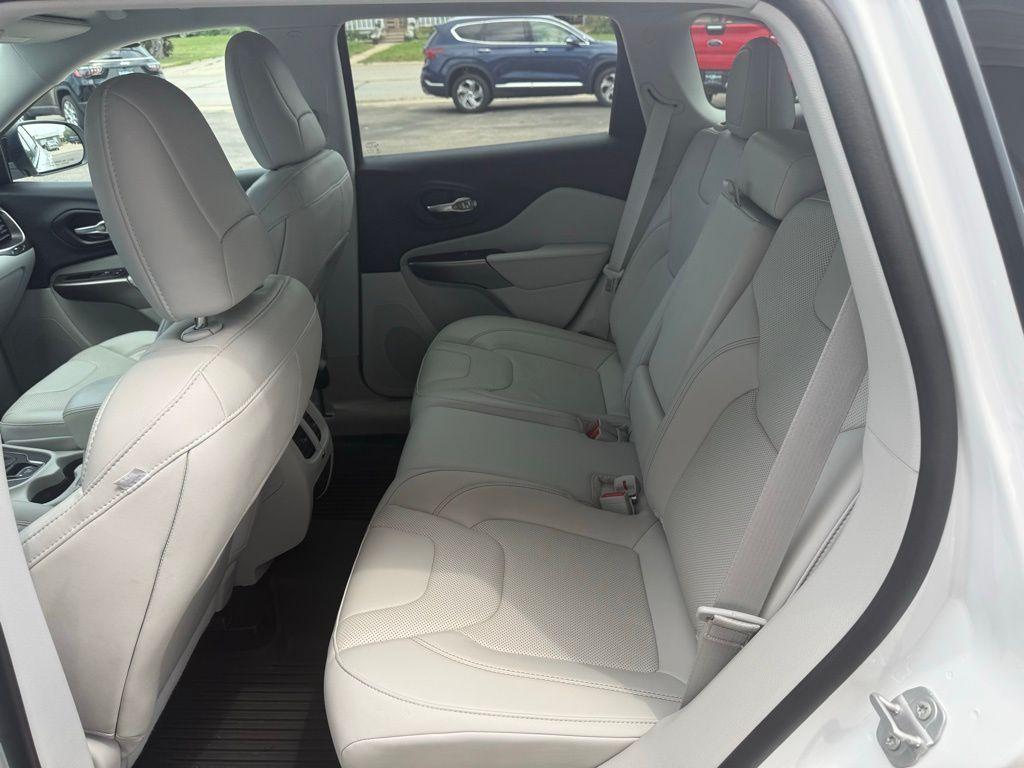 used 2022 Jeep Cherokee car, priced at $26,985