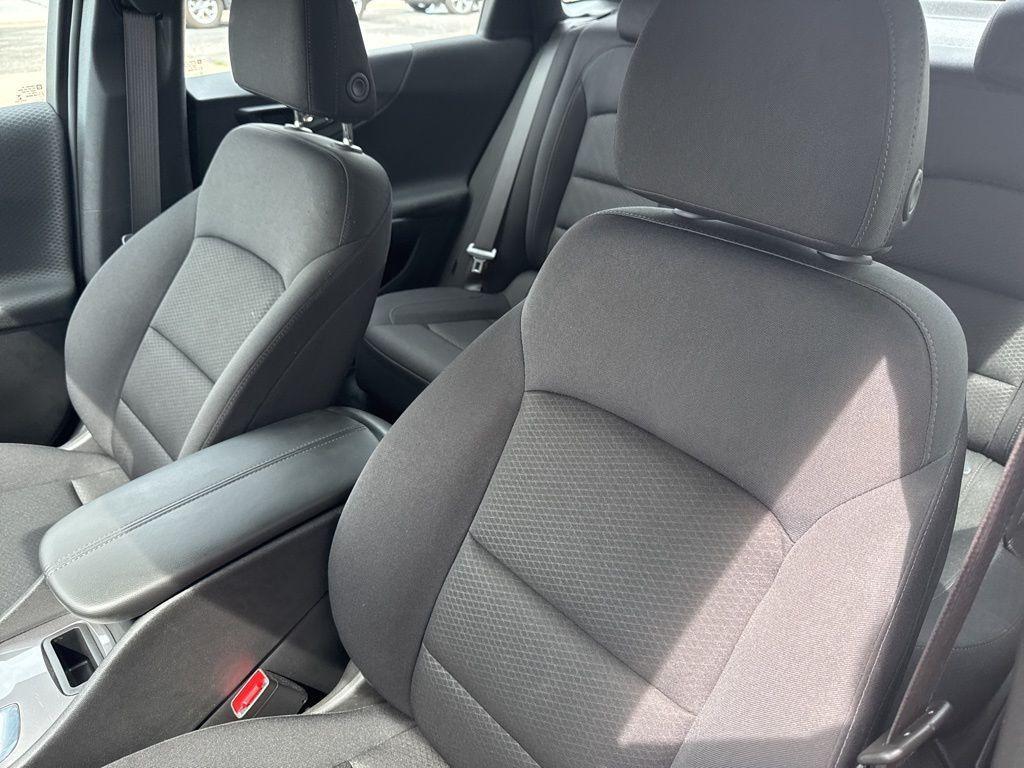 used 2025 Chevrolet Malibu car