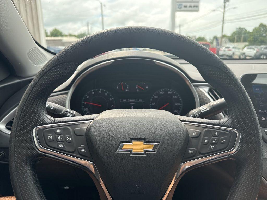 used 2025 Chevrolet Malibu car