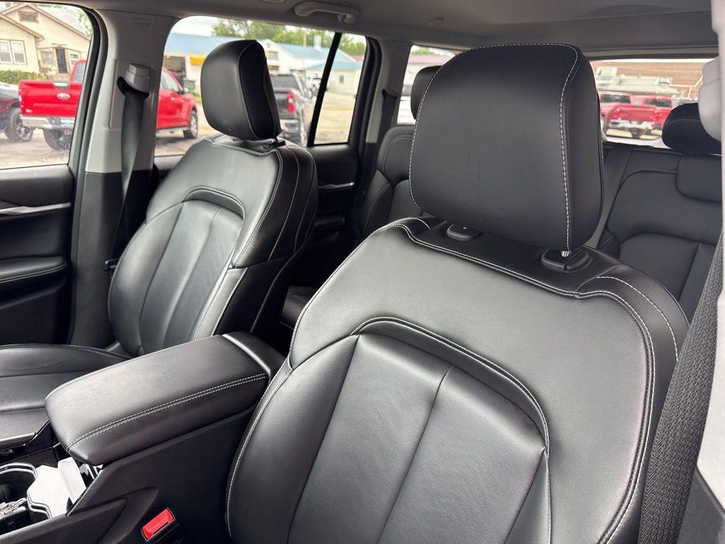 used 2023 Jeep Grand Cherokee car