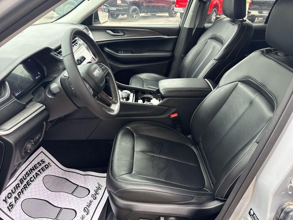 used 2023 Jeep Grand Cherokee car