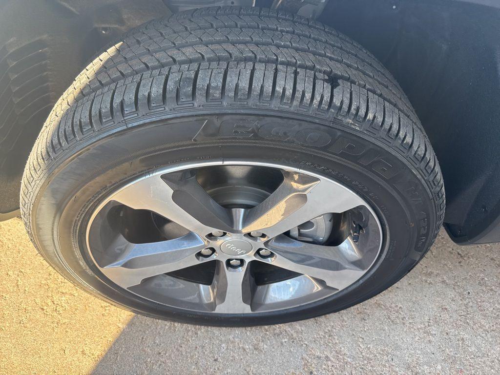 new 2025 Jeep Grand Cherokee L car, priced at $49,025