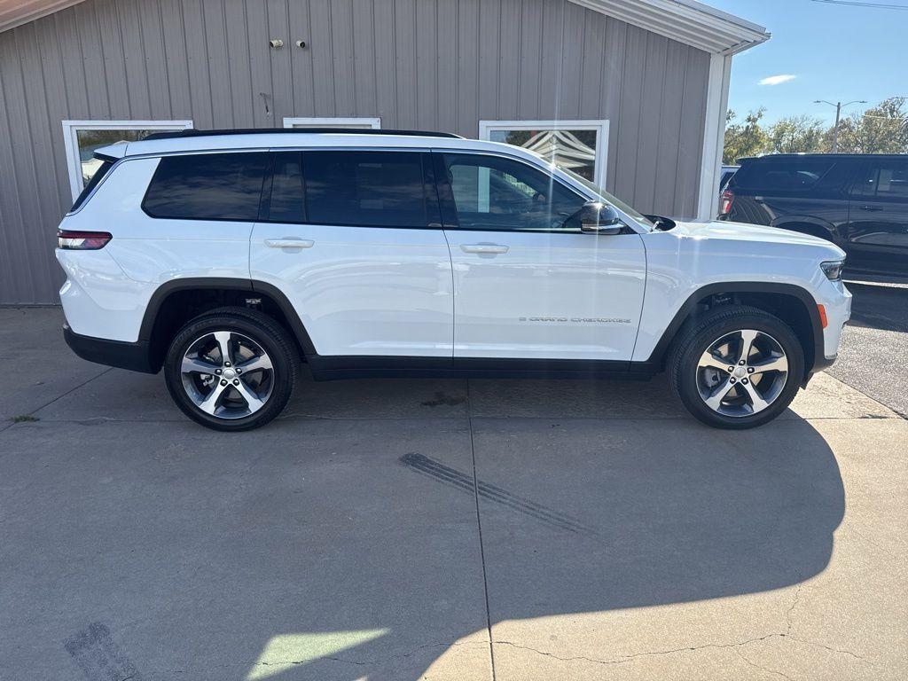 new 2025 Jeep Grand Cherokee L car, priced at $49,025