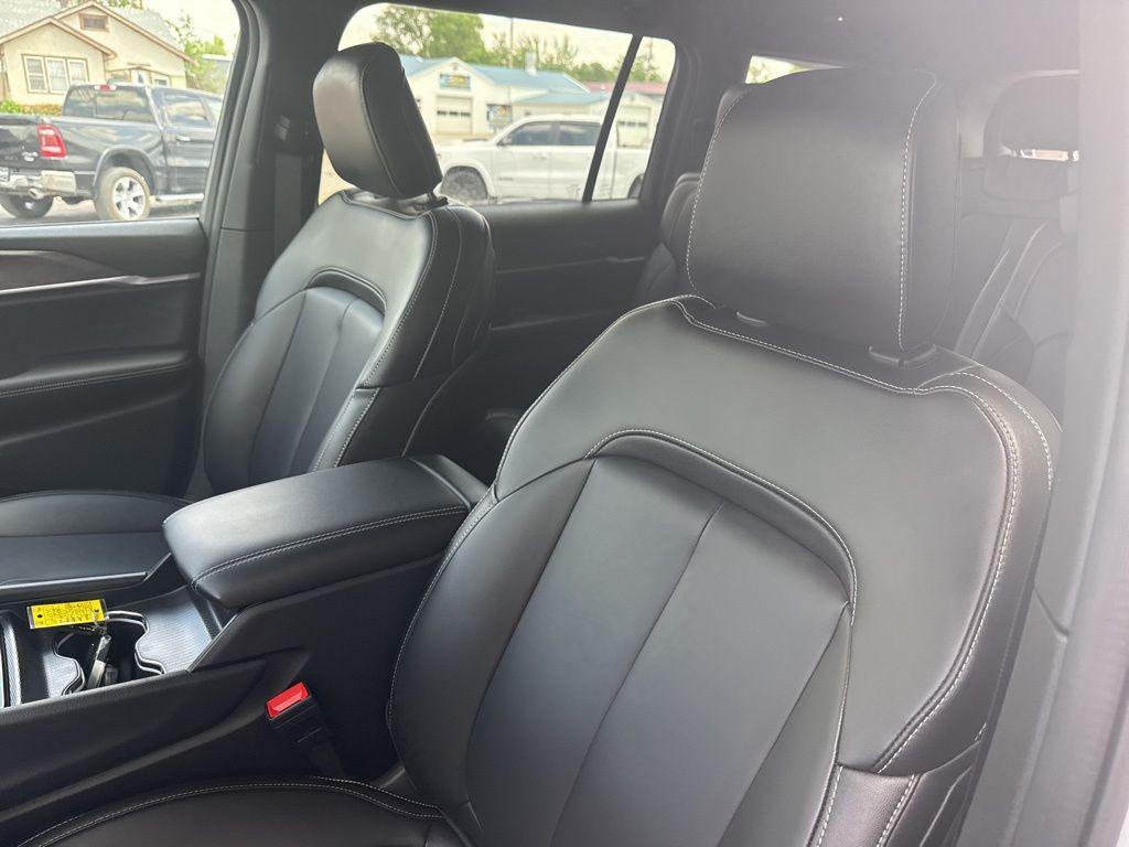 new 2025 Jeep Grand Cherokee L car, priced at $49,197