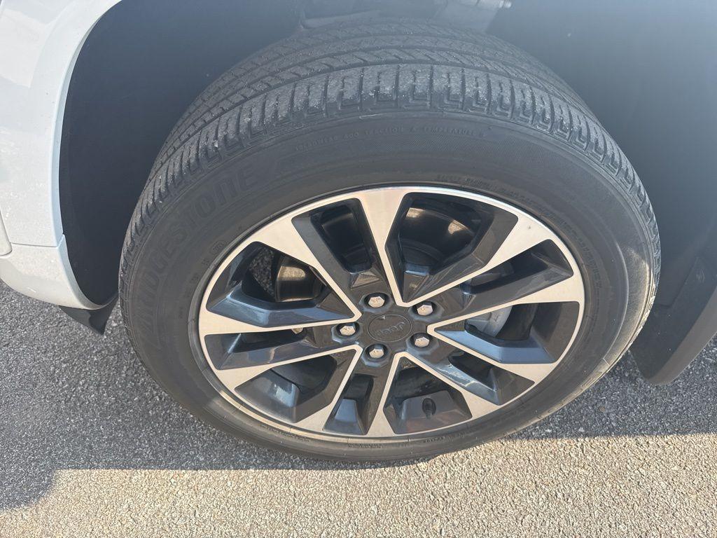 used 2023 Jeep Grand Cherokee L car