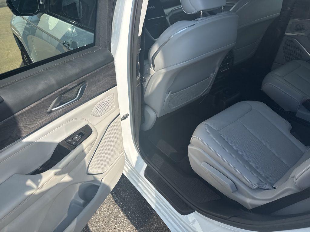 used 2023 Jeep Grand Cherokee L car