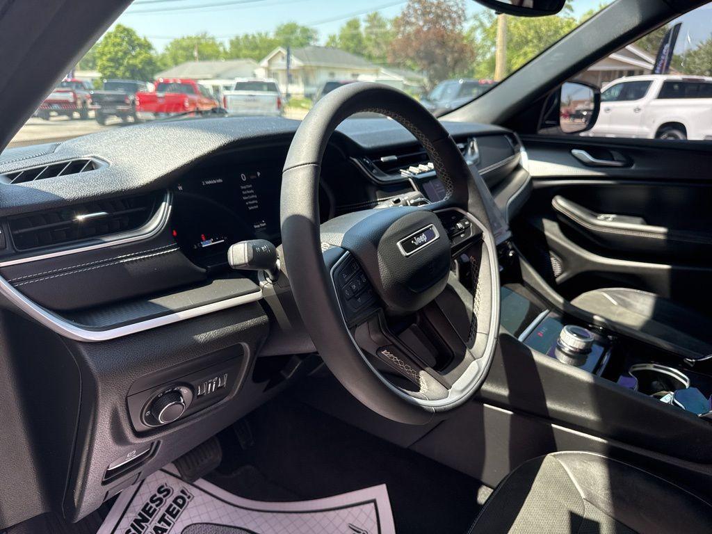 used 2023 Jeep Grand Cherokee car