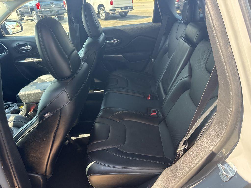 used 2022 Jeep Cherokee car, priced at $27,995