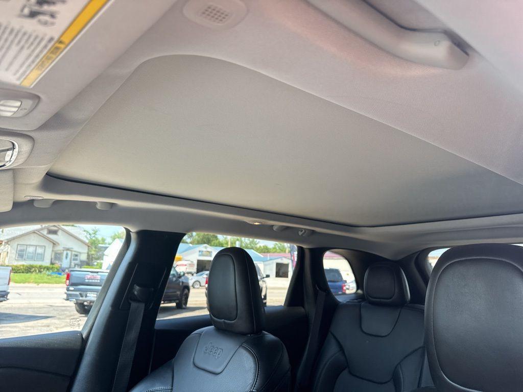 used 2022 Jeep Cherokee car, priced at $27,995