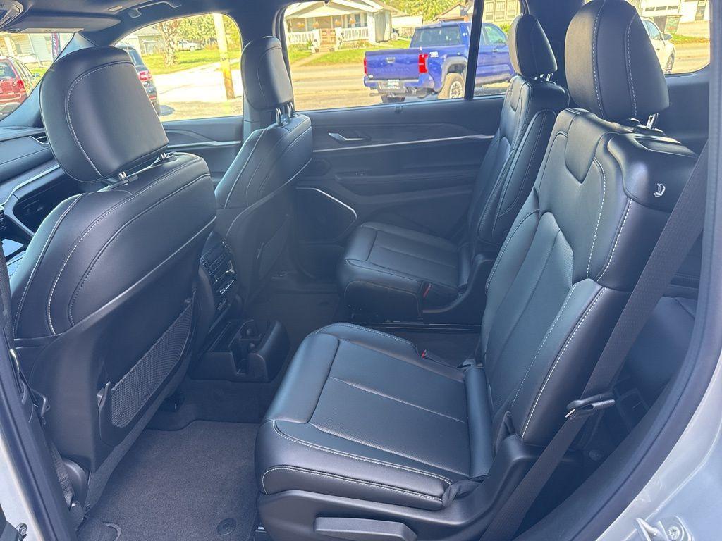 new 2025 Jeep Grand Cherokee L car, priced at $54,237