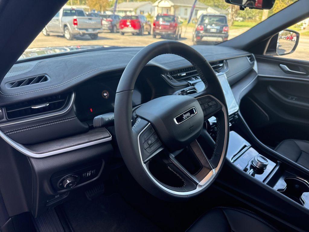 new 2025 Jeep Grand Cherokee L car, priced at $54,237