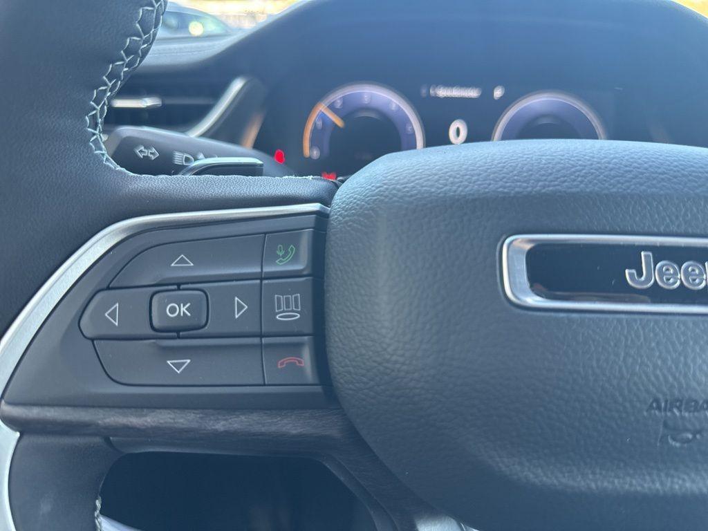 new 2025 Jeep Grand Cherokee L car, priced at $54,237