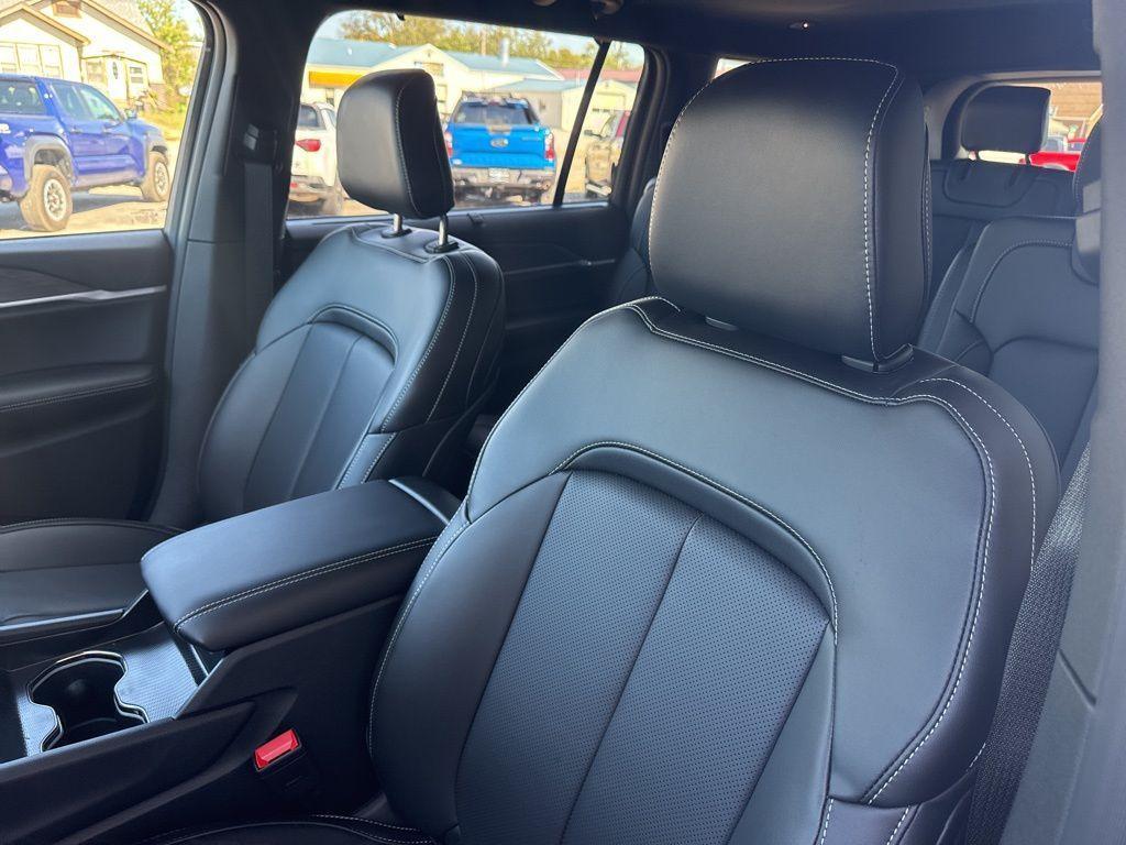 new 2025 Jeep Grand Cherokee L car, priced at $54,237