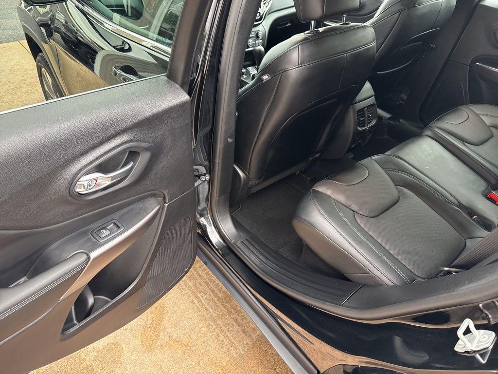 used 2022 Jeep Cherokee car