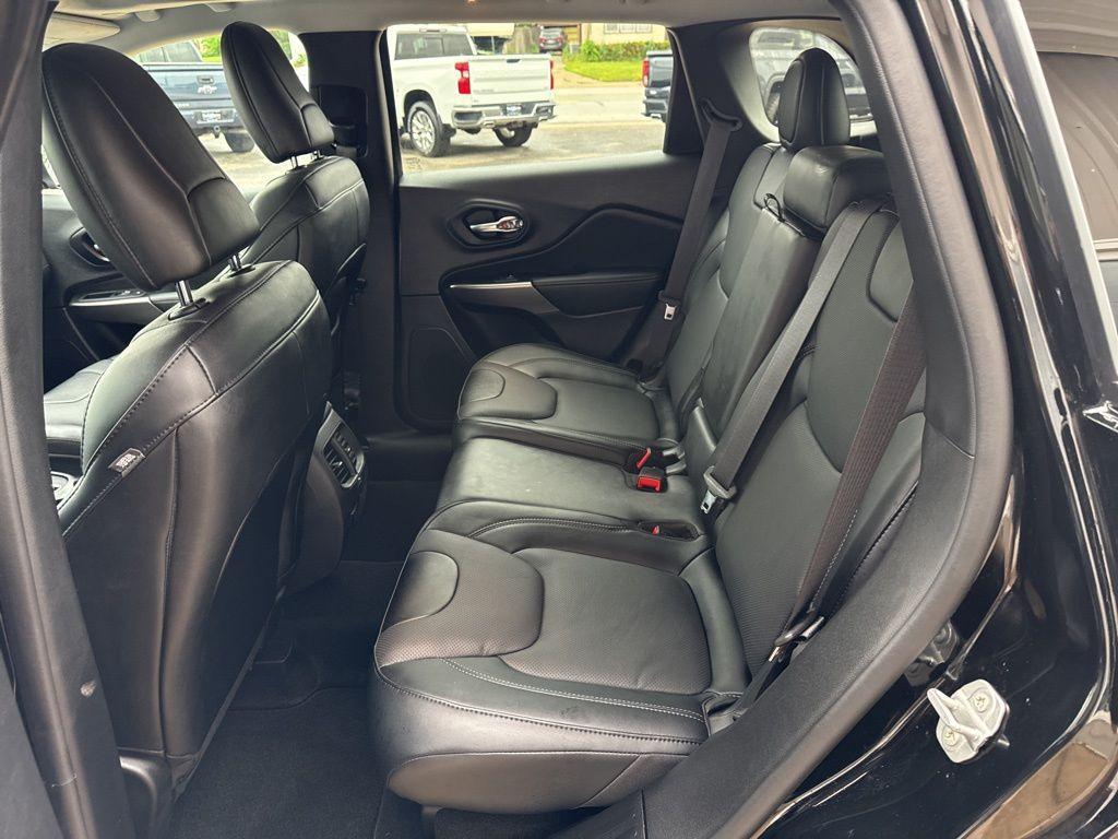 used 2022 Jeep Cherokee car
