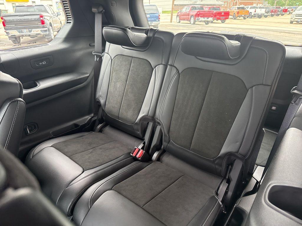 new 2025 Jeep Grand Cherokee L car