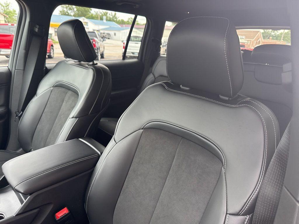 new 2025 Jeep Grand Cherokee L car