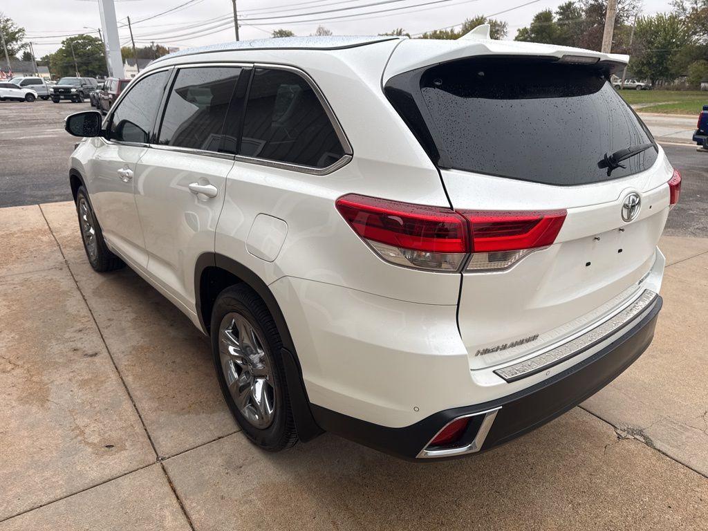 used 2019 Toyota Highlander car, priced at $29,995