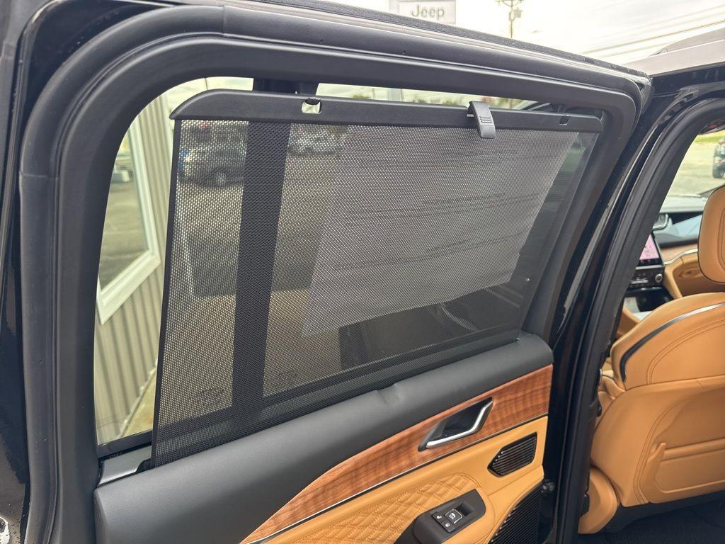 new 2025 Jeep Grand Cherokee car, priced at $74,420