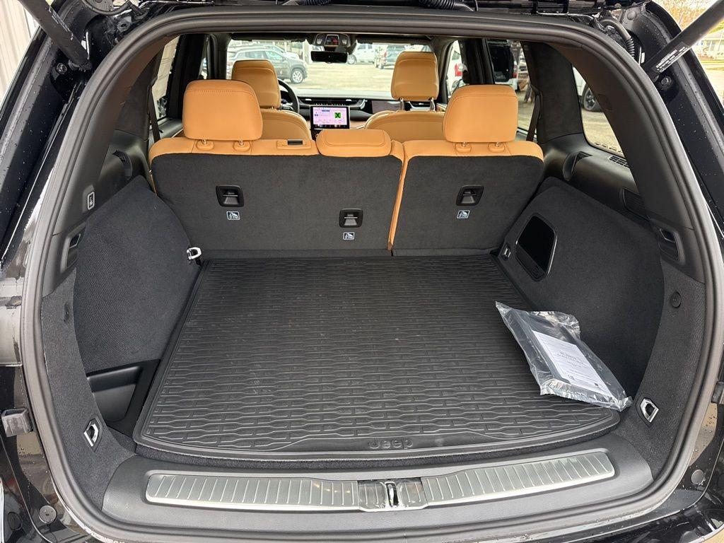 new 2025 Jeep Grand Cherokee car, priced at $74,420