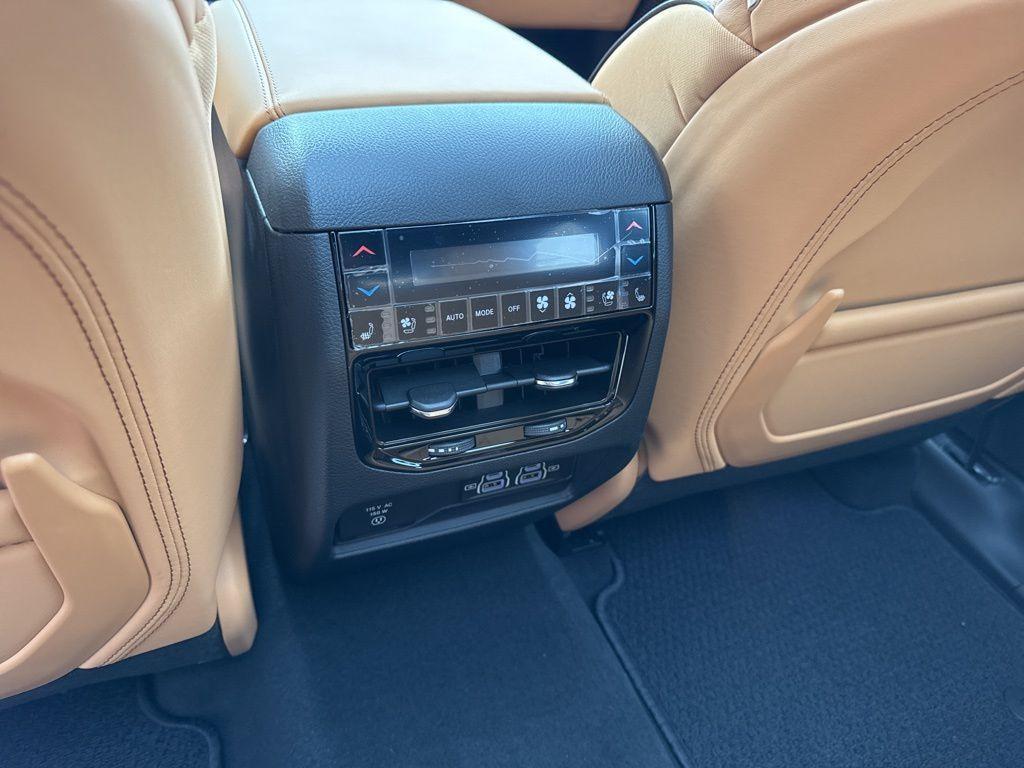 new 2025 Jeep Grand Cherokee car, priced at $74,420