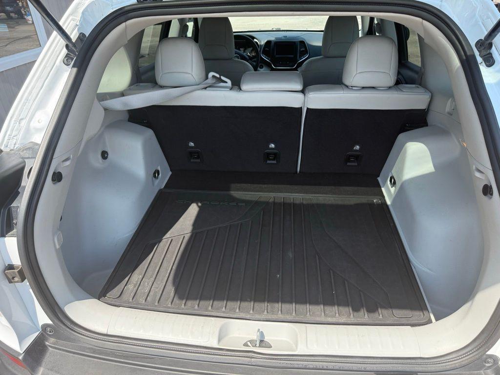 used 2021 Jeep Cherokee car, priced at $26,995