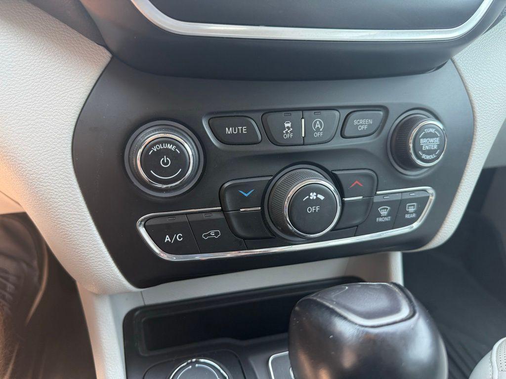used 2021 Jeep Cherokee car, priced at $26,995