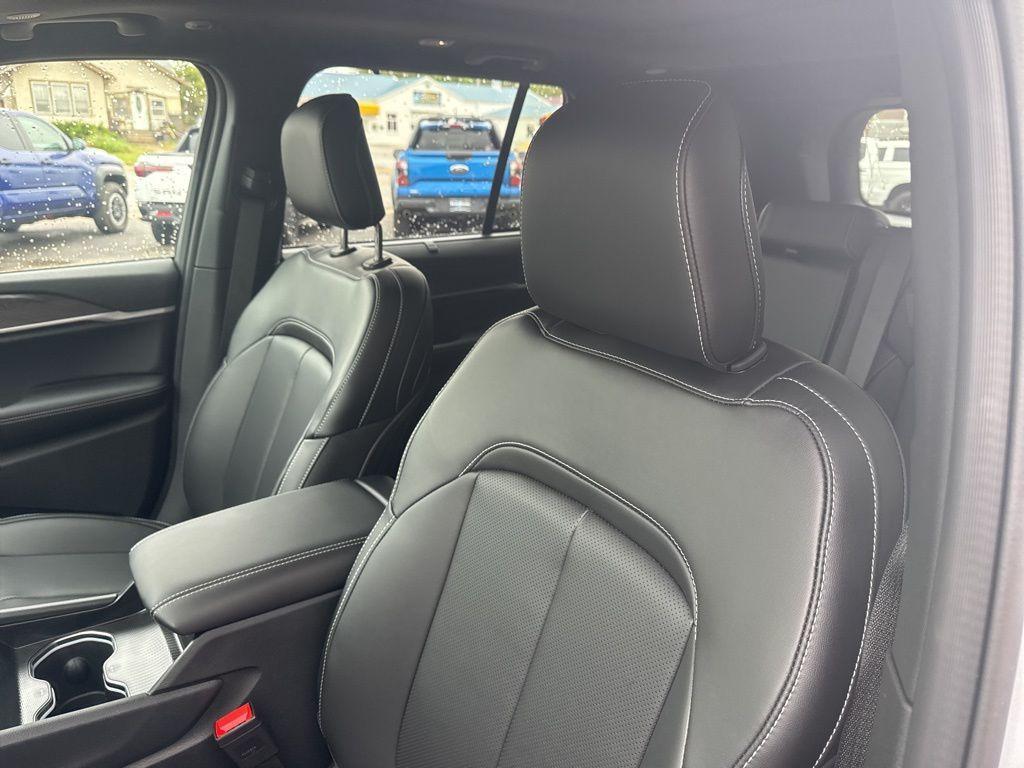 new 2025 Jeep Grand Cherokee car, priced at $52,437