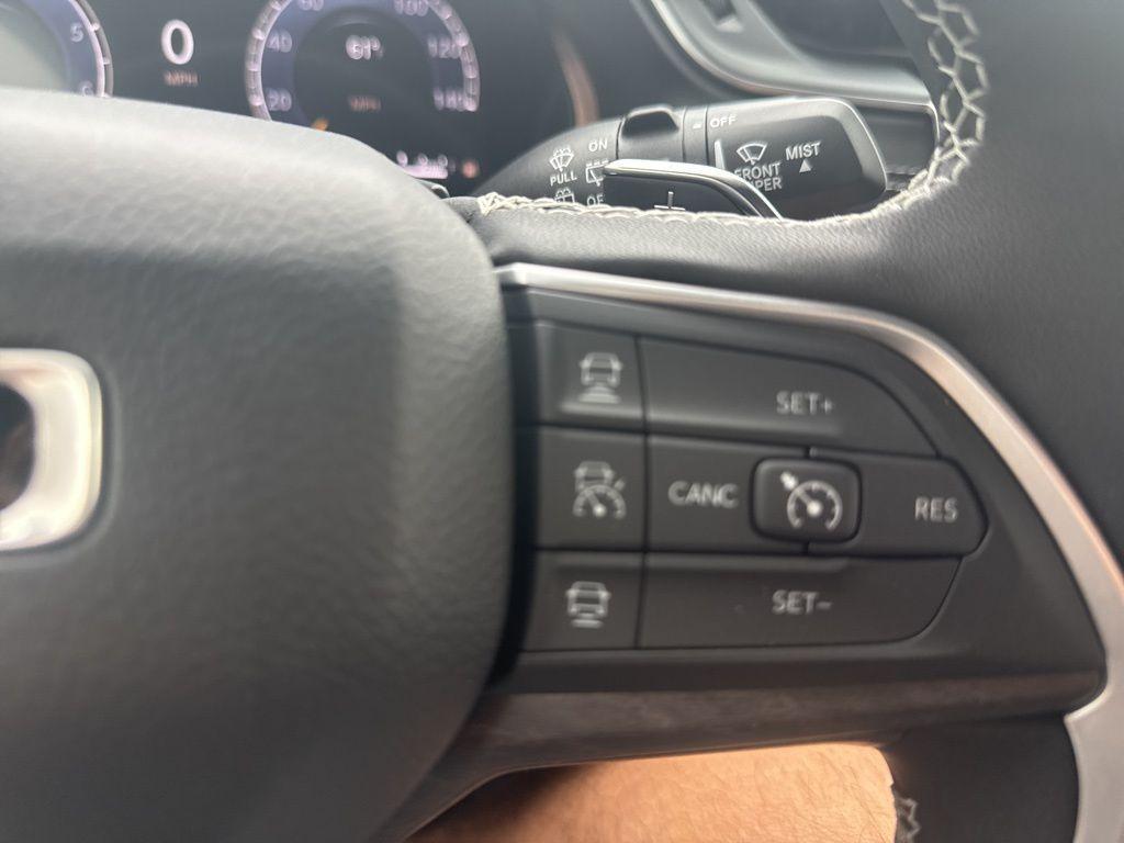 new 2025 Jeep Grand Cherokee car, priced at $52,437