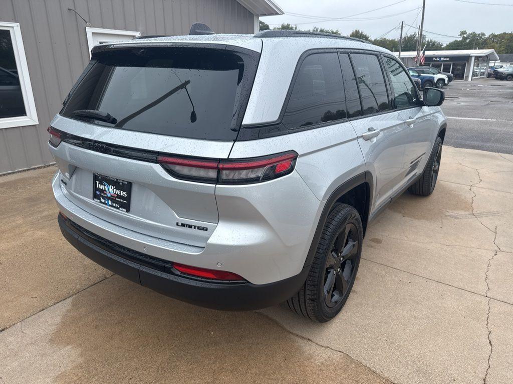 new 2025 Jeep Grand Cherokee car, priced at $52,437