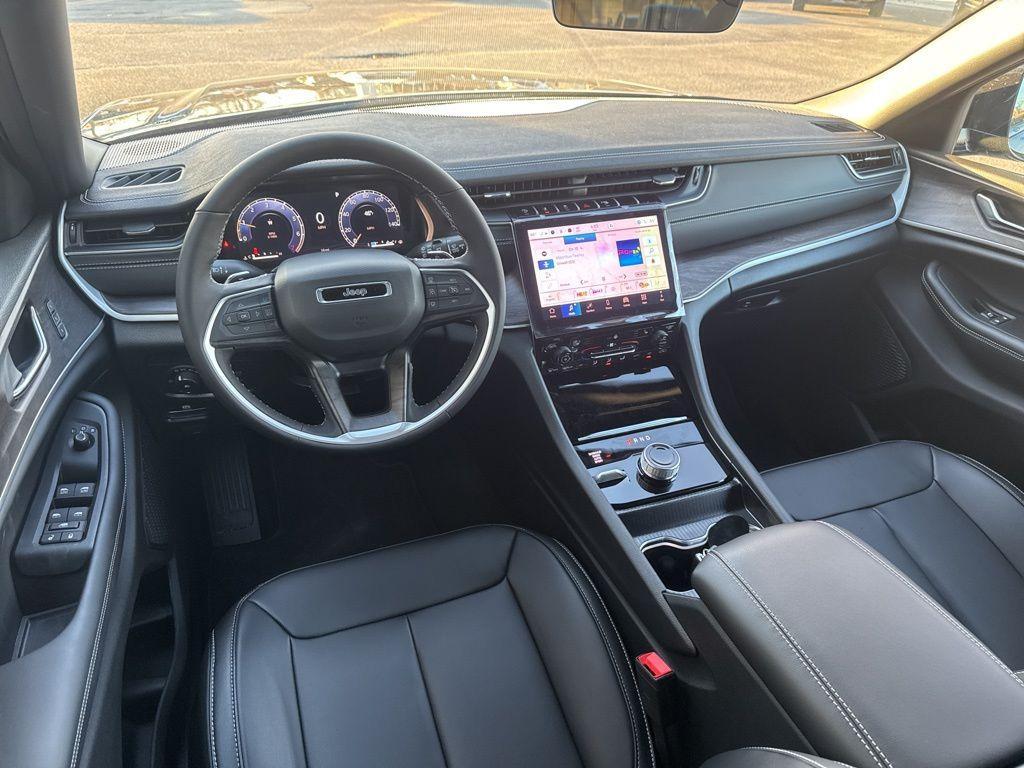 new 2025 Jeep Grand Cherokee car, priced at $43,490