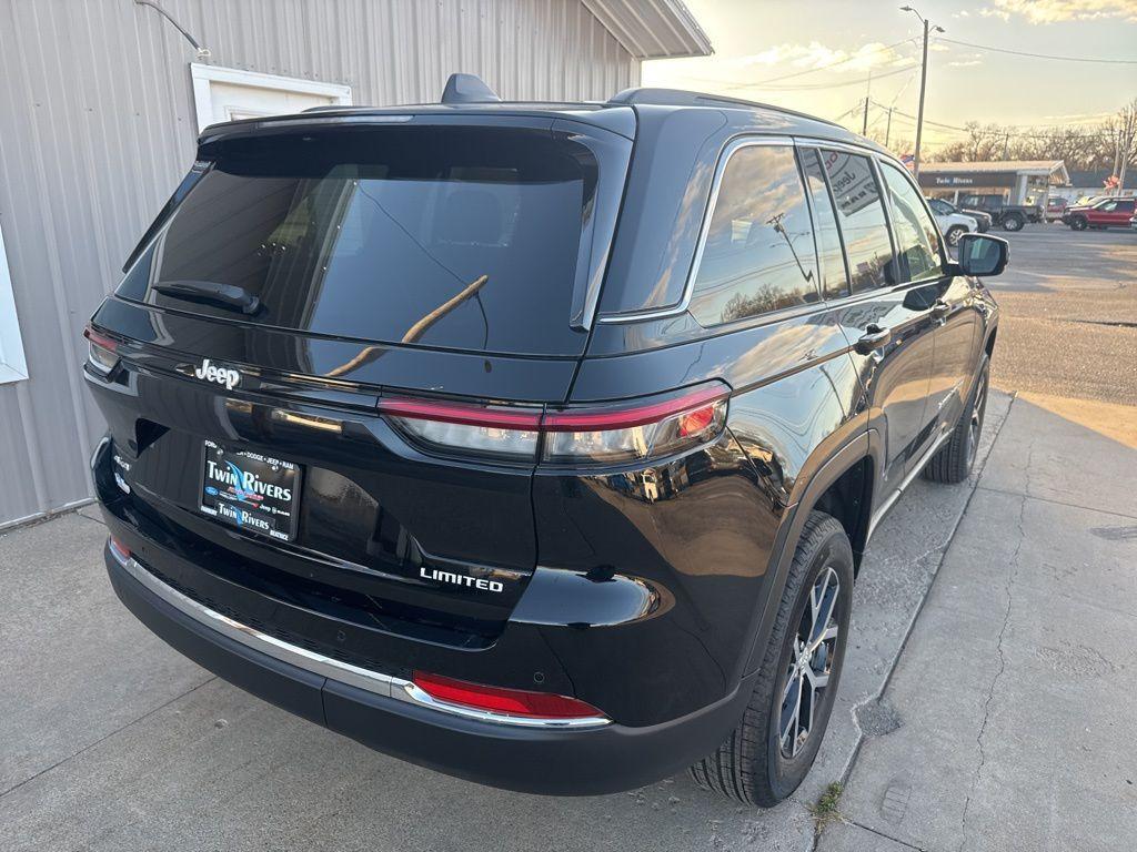 new 2025 Jeep Grand Cherokee car, priced at $43,490