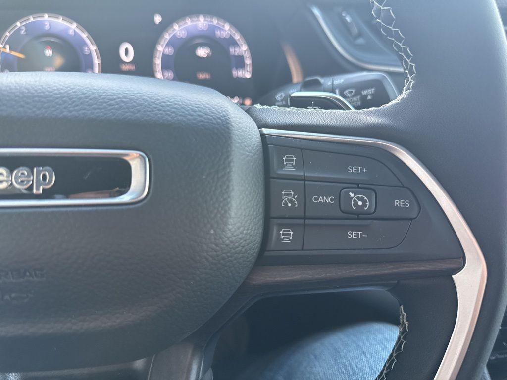 new 2025 Jeep Grand Cherokee car, priced at $43,490