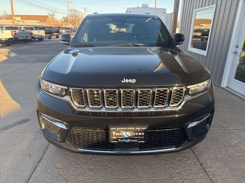 new 2025 Jeep Grand Cherokee car, priced at $43,490