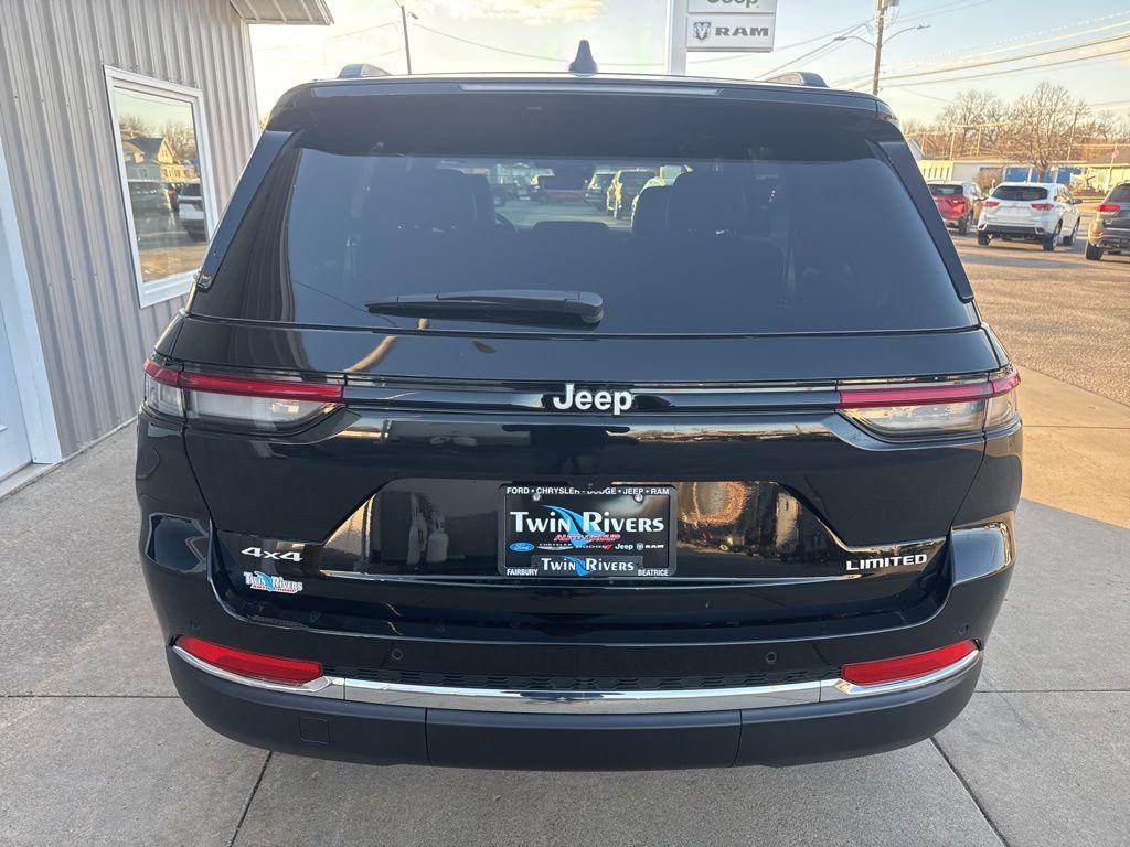 new 2025 Jeep Grand Cherokee car, priced at $43,490