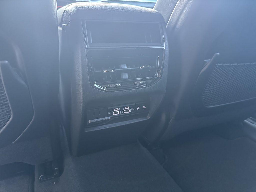 new 2025 Jeep Grand Cherokee car, priced at $43,490