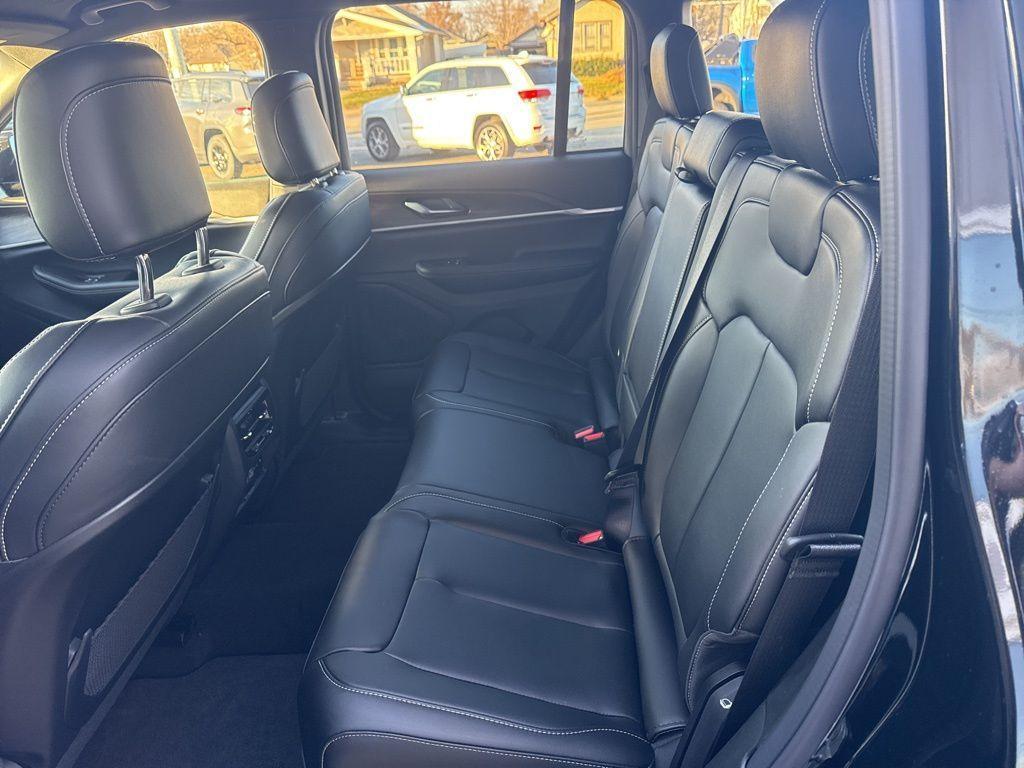 new 2025 Jeep Grand Cherokee car, priced at $43,490