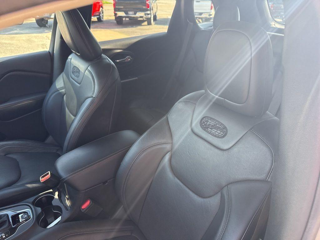 used 2019 Jeep Cherokee car, priced at $29,995