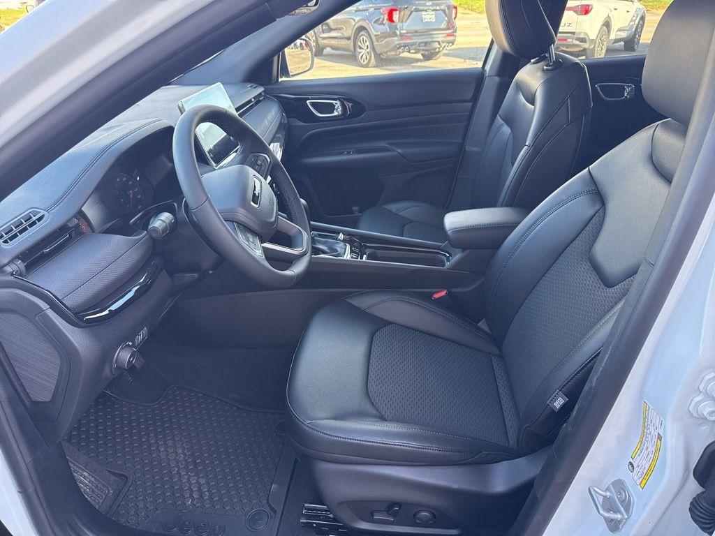 new 2026 Jeep Compass car, priced at $33,038